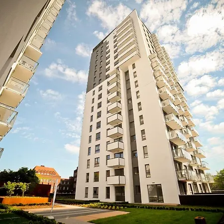 2 Bedroom With Balcony 아파트